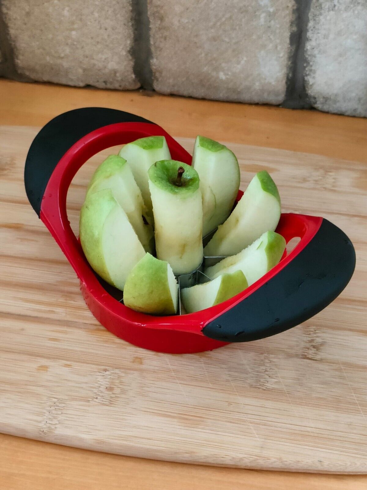 Stainless Steel Apple Cutter, Corer, and Slicer – Kitchen Tool for Easy Fruit Prep